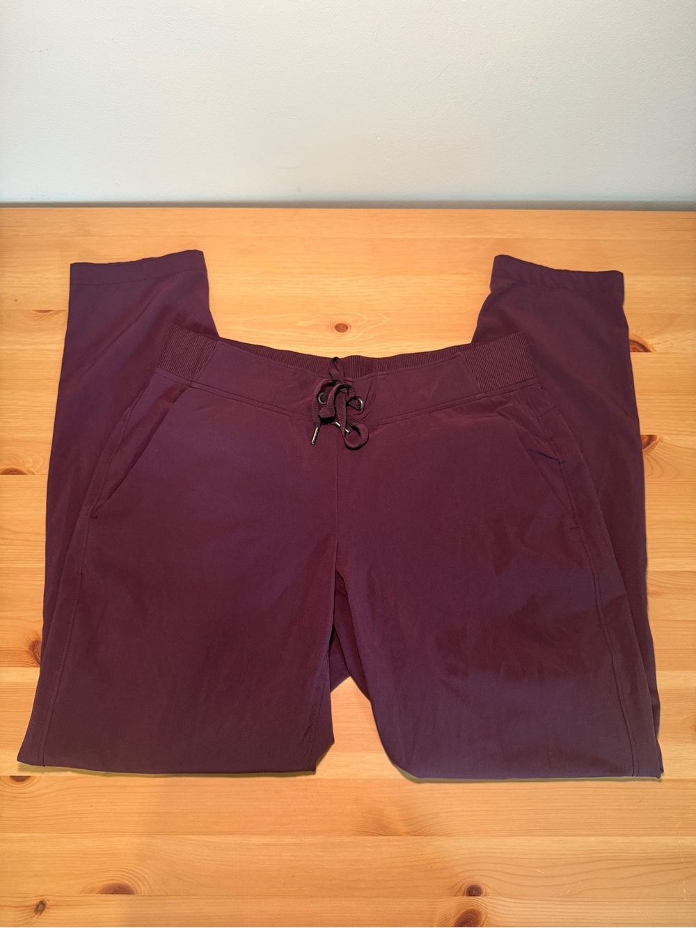 Athleta Midtown Ankle Pant Plum Burgundy Purple Drawstring Stretch Size 6